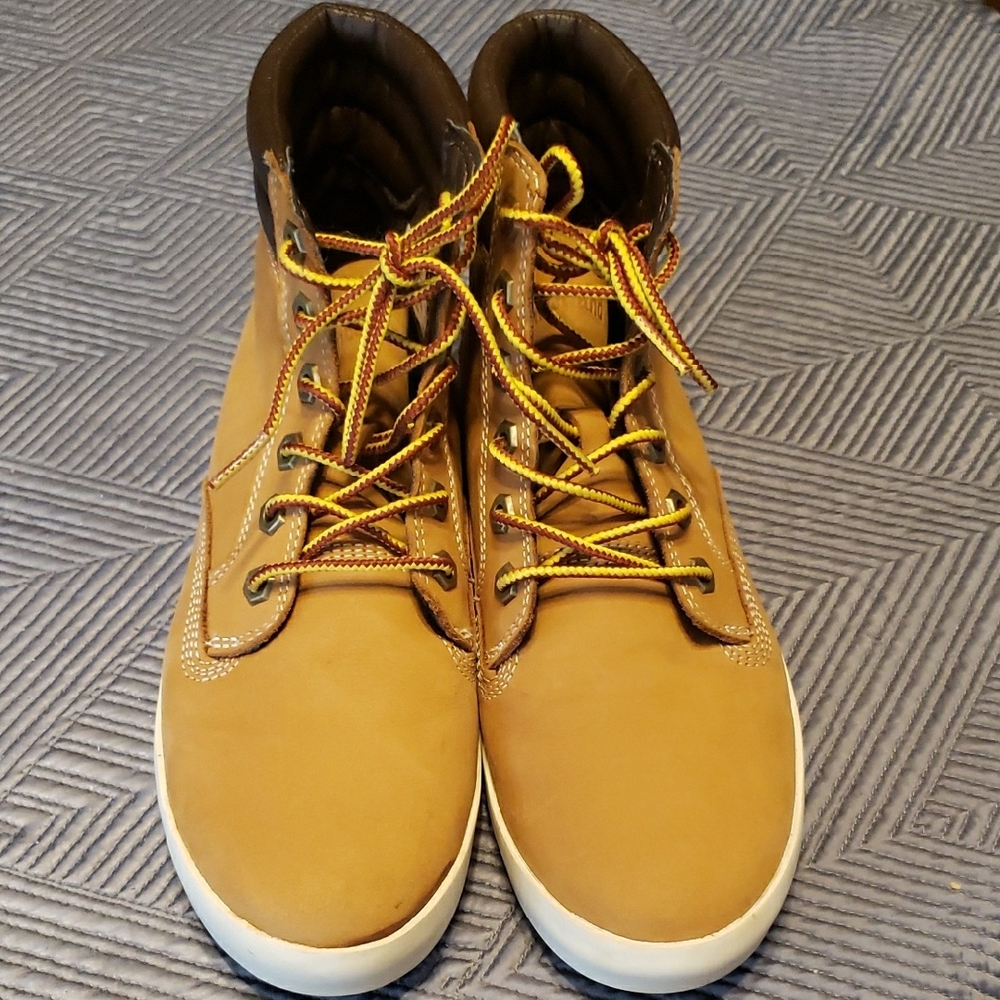 Timberland Women's size 7 Tan and Brown Leather Sneakers - Picture 3 of 7